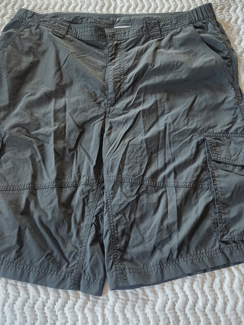 Columbia Men's Cargo Shorts in Dark Gray Size 40